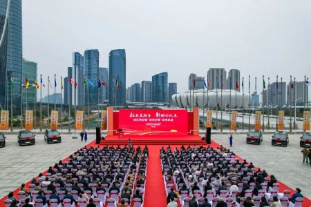 奮進(jìn)雙一流 車(chē)田贈(zèng)英雄丨錢(qián)江世紀(jì)城迎著春光再出發(fā)！